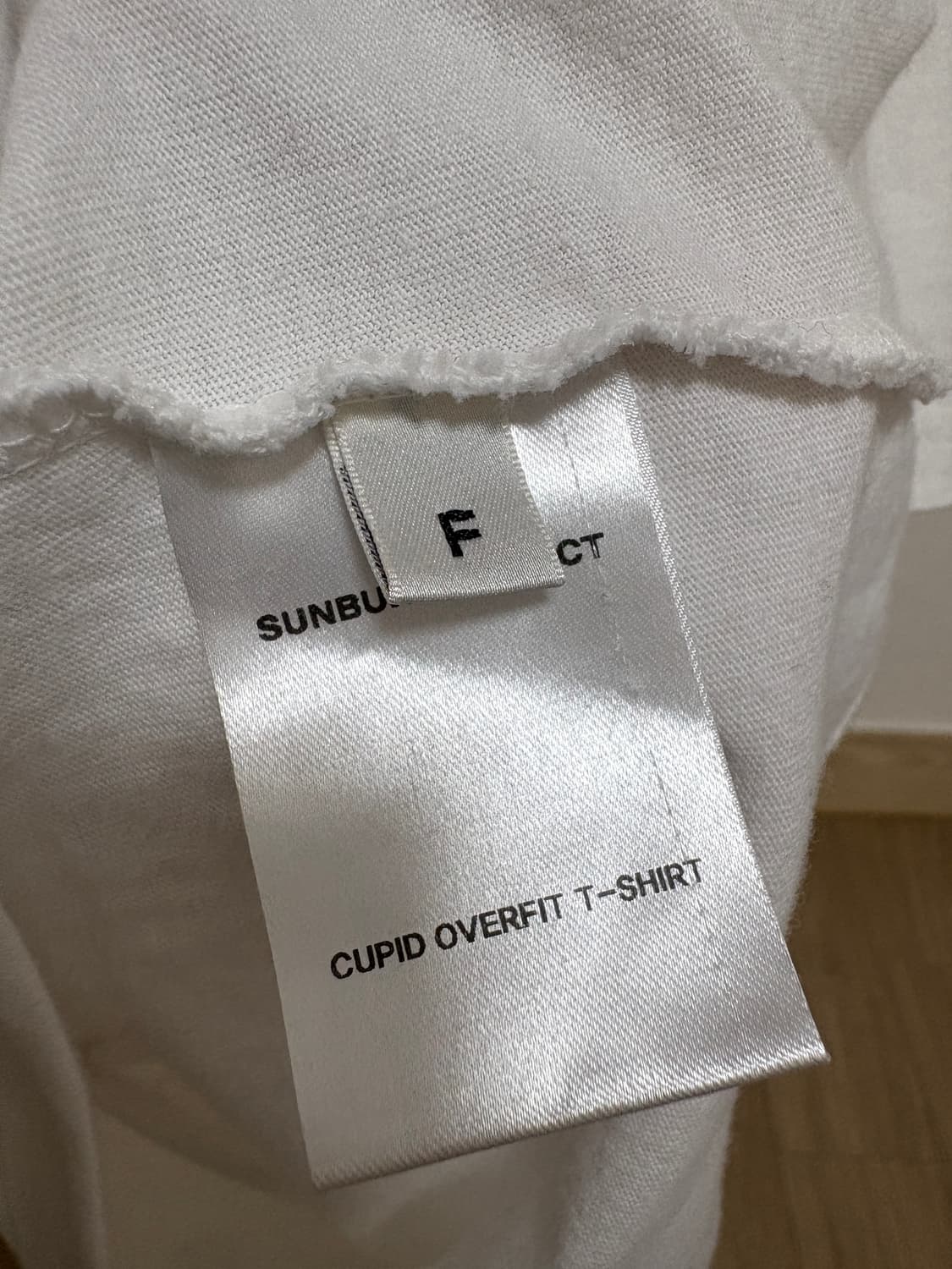 썬번프로젝트 큐피드 티셔츠 상품이미지4