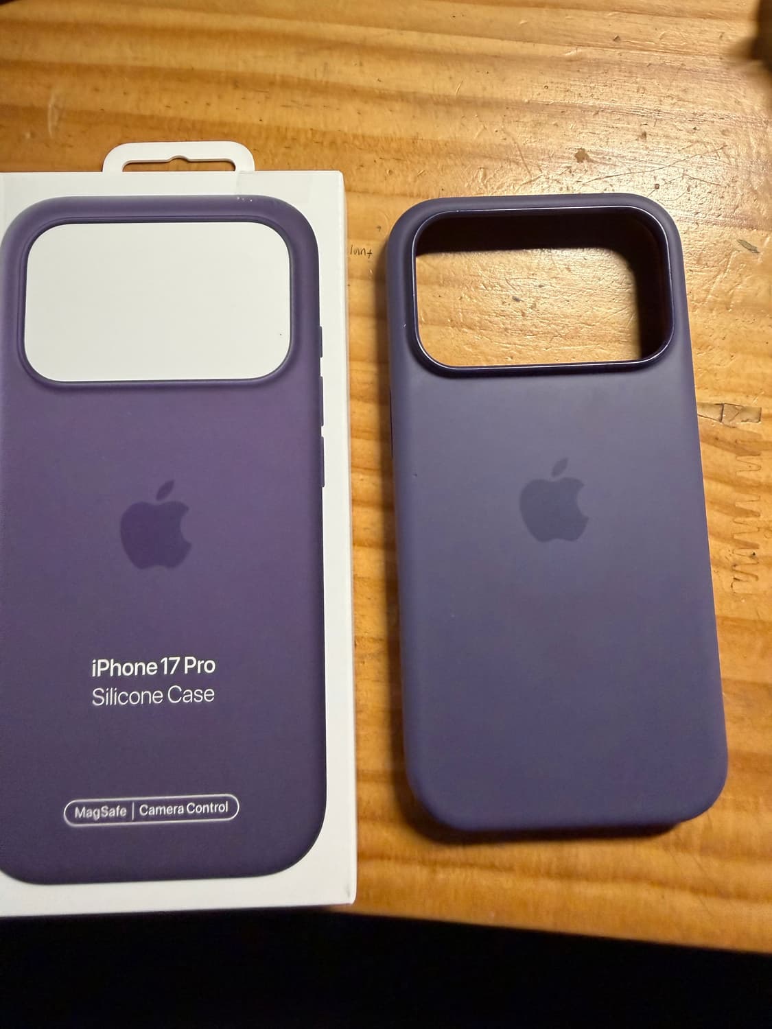 아이폰 17 프로 퍼플 케이스  상품이미지1