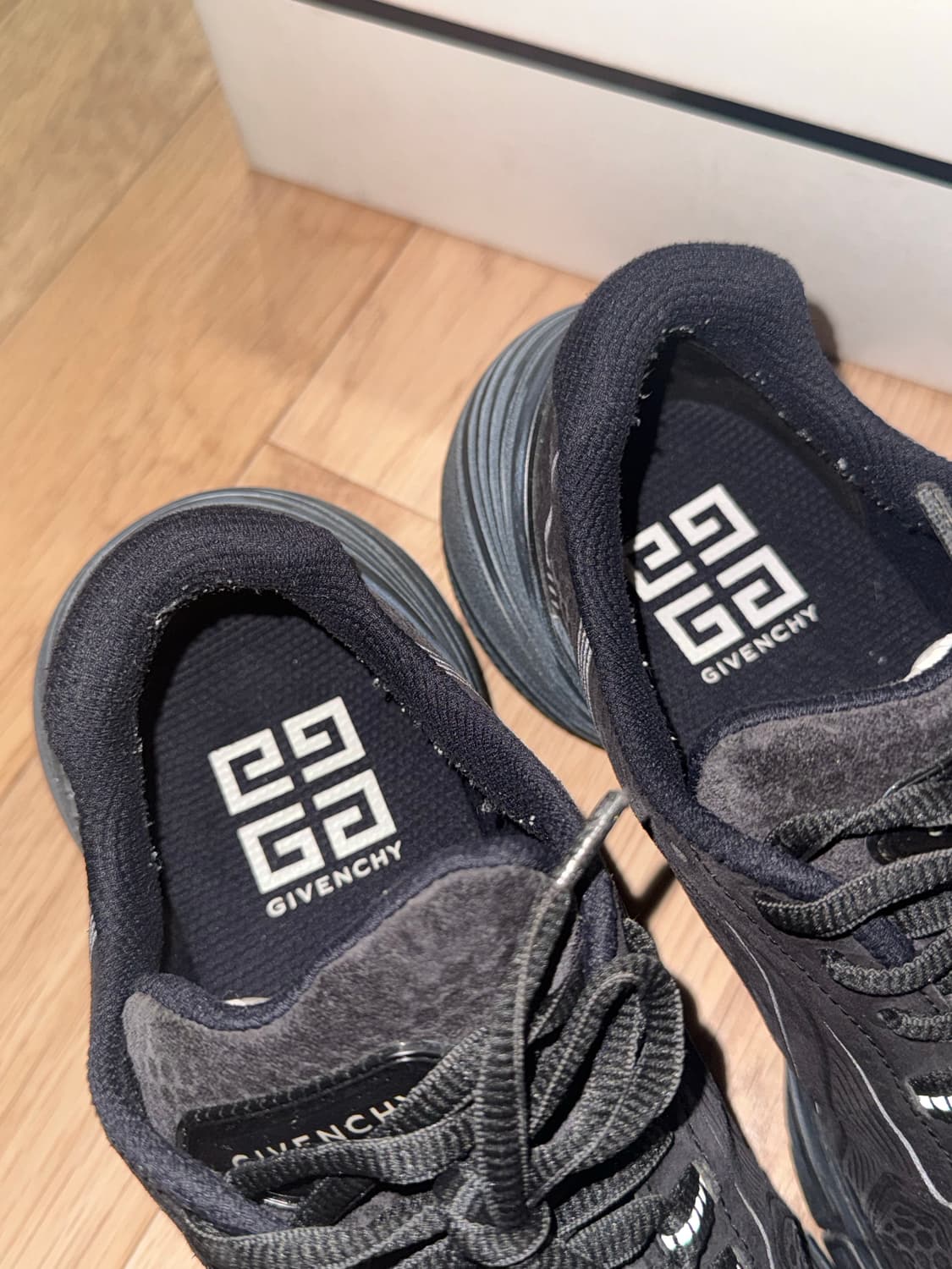 지방시 TK-MX 러너 스니커즈 블랙 40 Size 풀박 상품이미지3