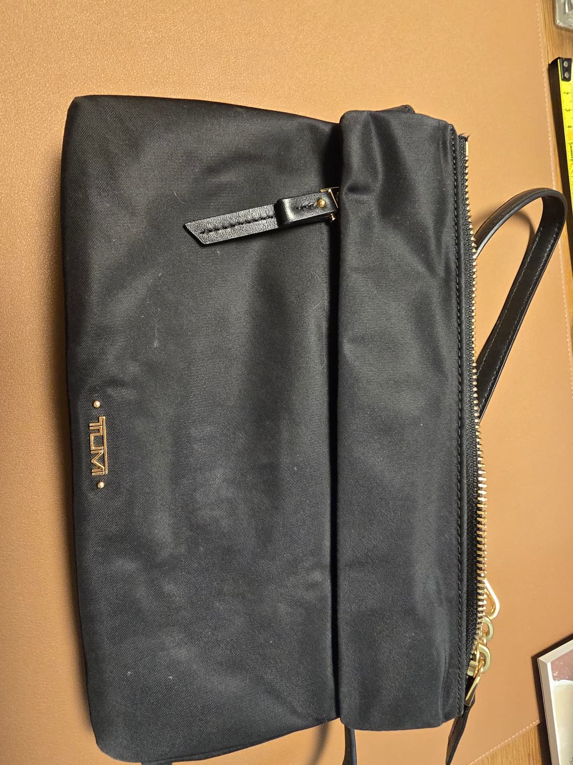 투미 3칸 크로스백 상품이미지1