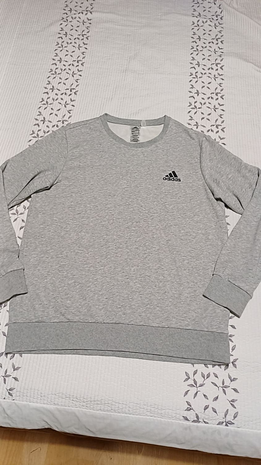 아디다스 맨투맨 실측105 가슴58 기장72 상품이미지1