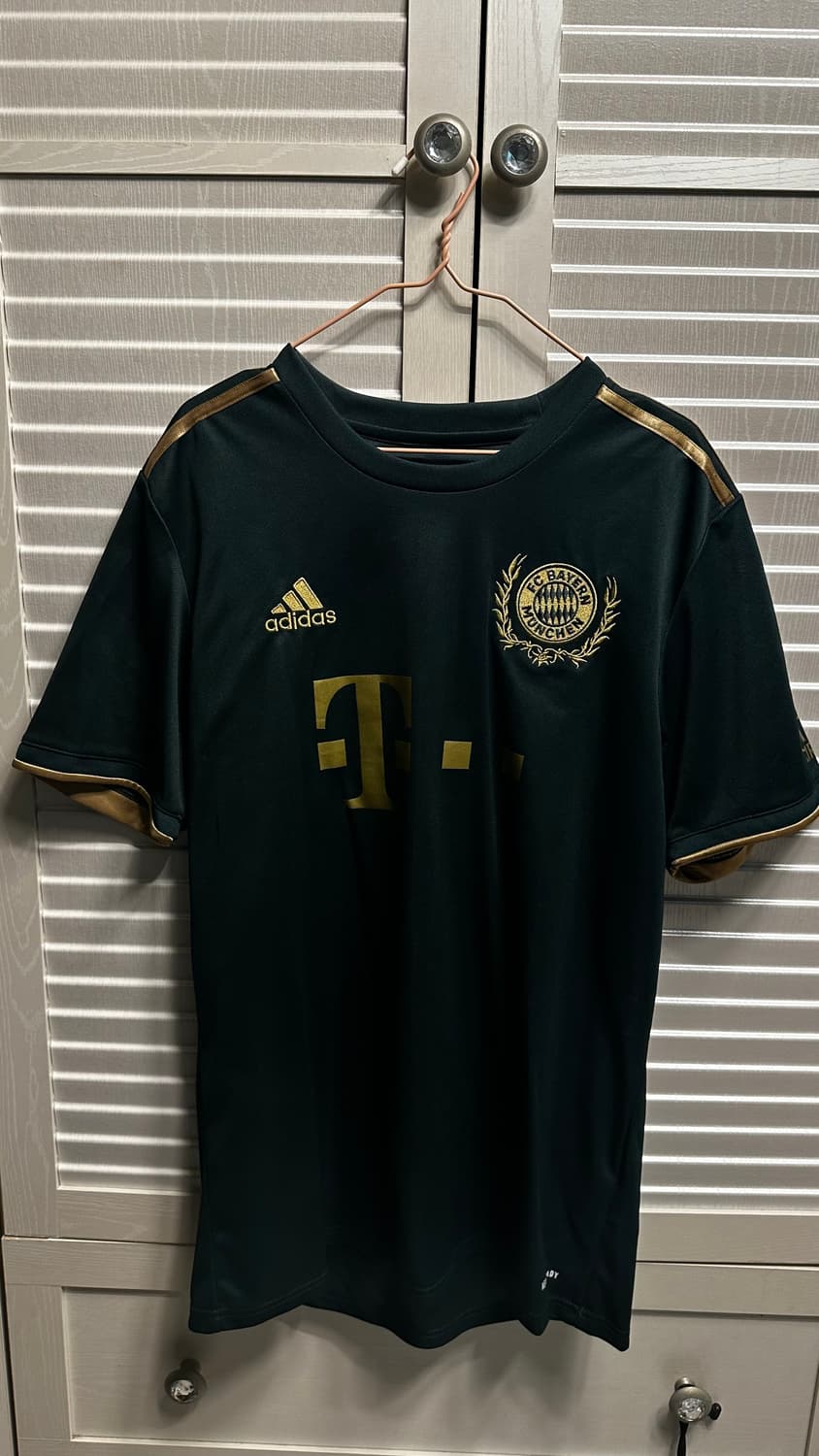 바이에른 뮌헨 21-22 옥토버페스트 유니폼 상품이미지1