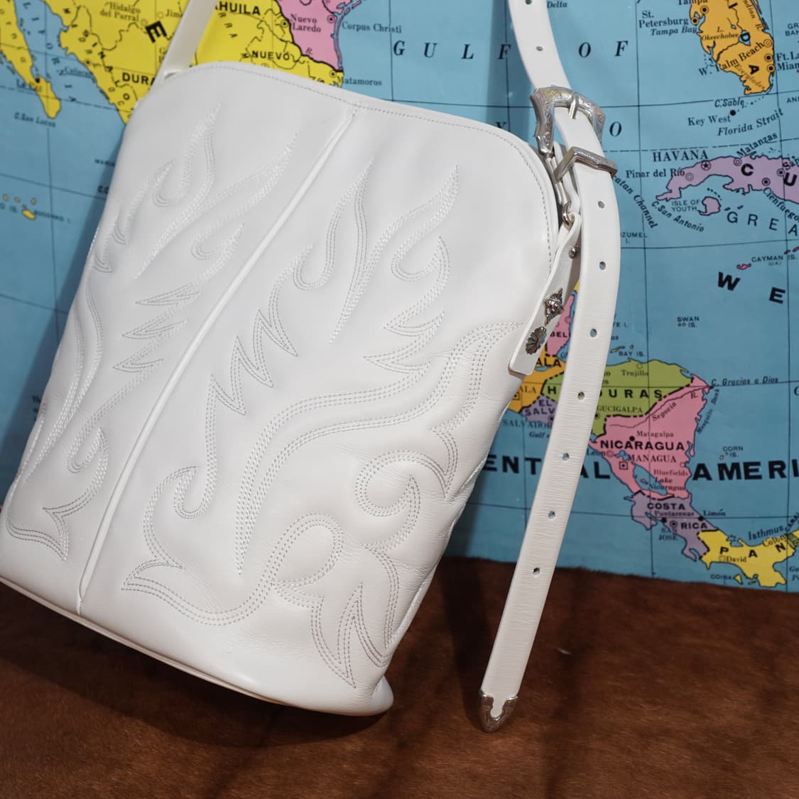 TOGA 토가 아카이브 23AW 웨스턴 레더 백 상품이미지4