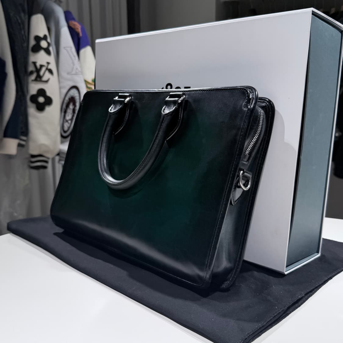 A+ / 벨루티 앙쥬르 스크리토 레더 브리프케이스 그린 파티나 상품이미지2