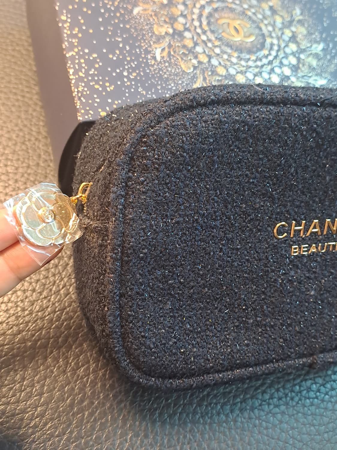 샤넬 2025 홀리데이 파우치 상품이미지4