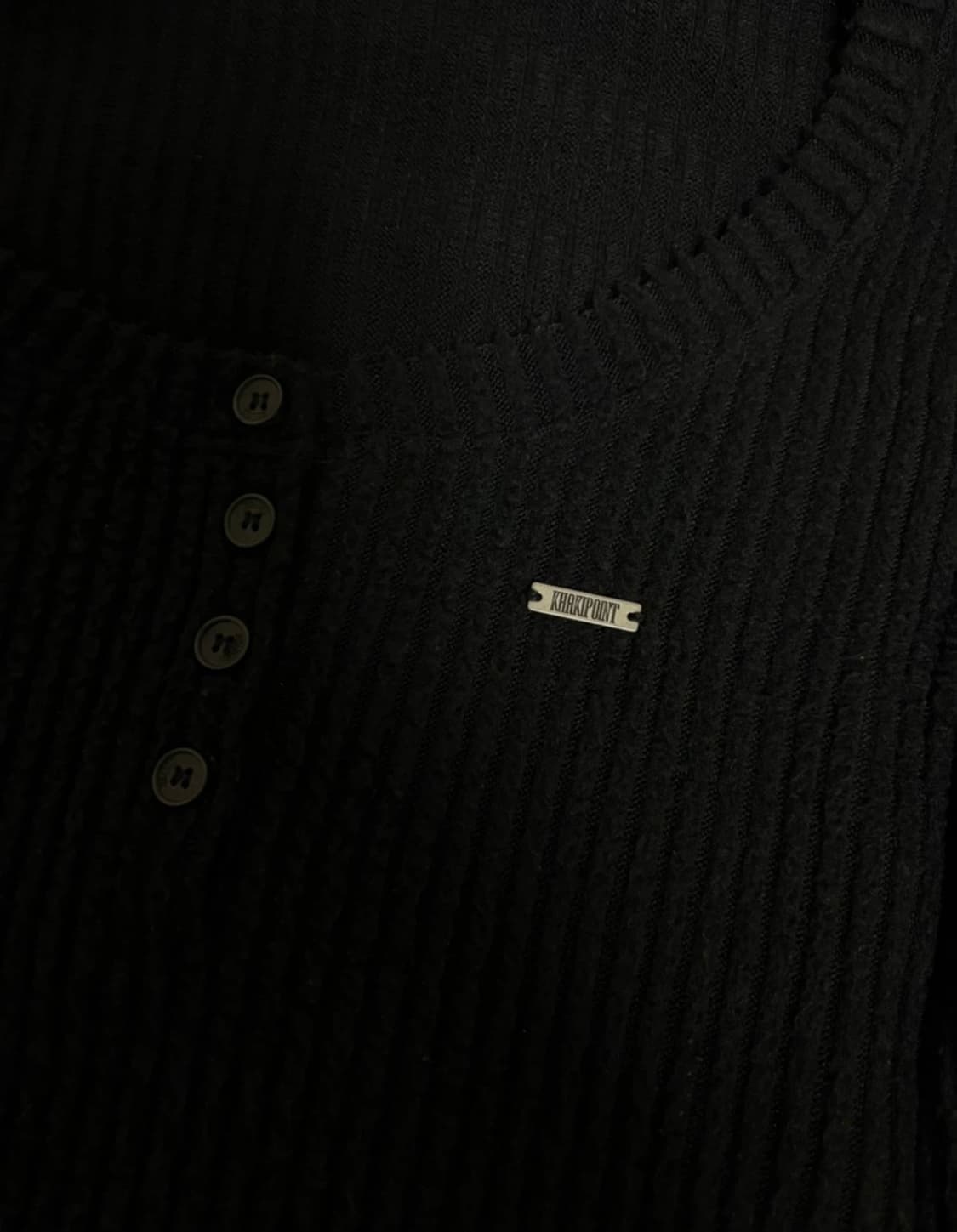 카키포인트 Ribbed Button T-shirt (black) 상품이미지3