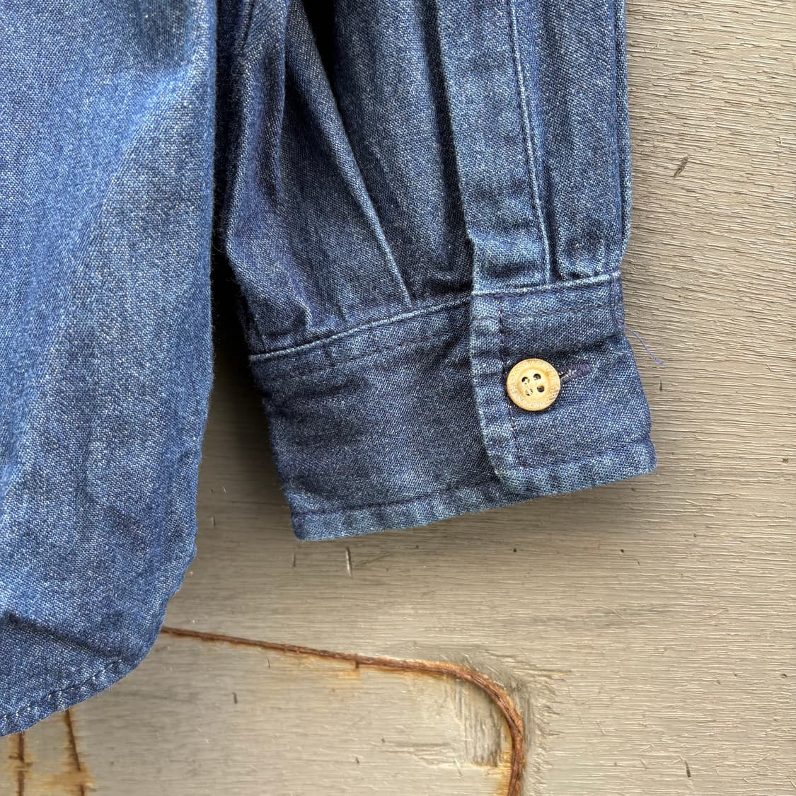 씨피컴퍼니 데님 멀티 패치 셔츠 상품이미지6