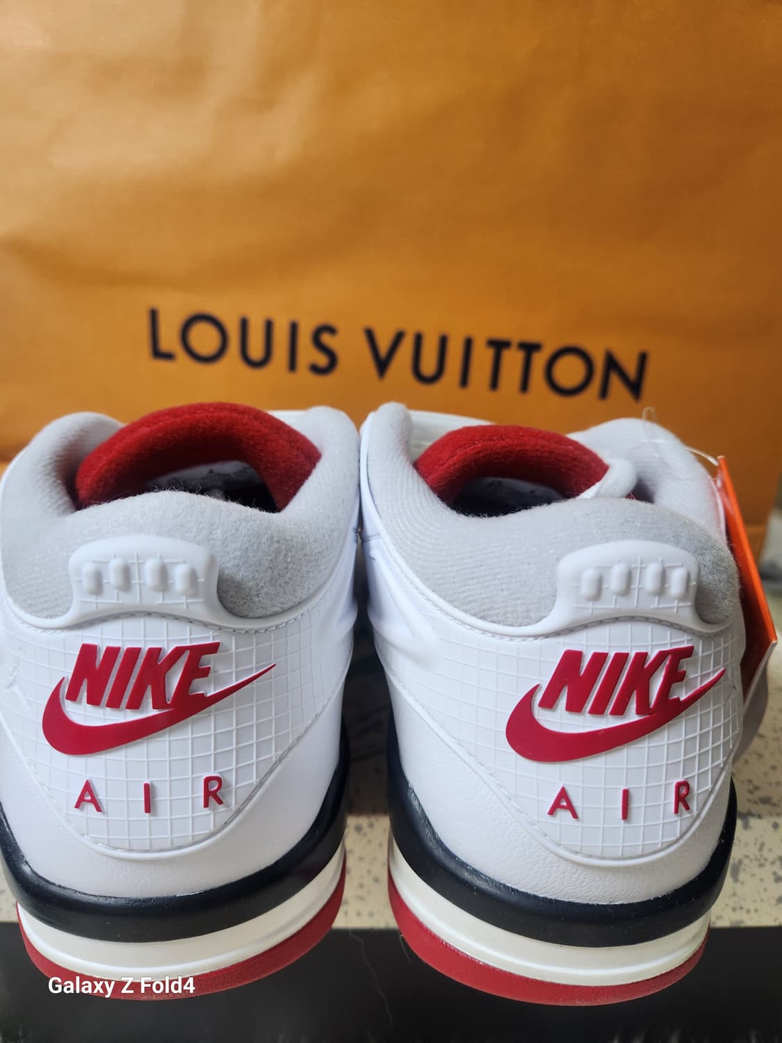 나이키 에어조던4RM 화이트 265 새제품 판매합니다 상품이미지1