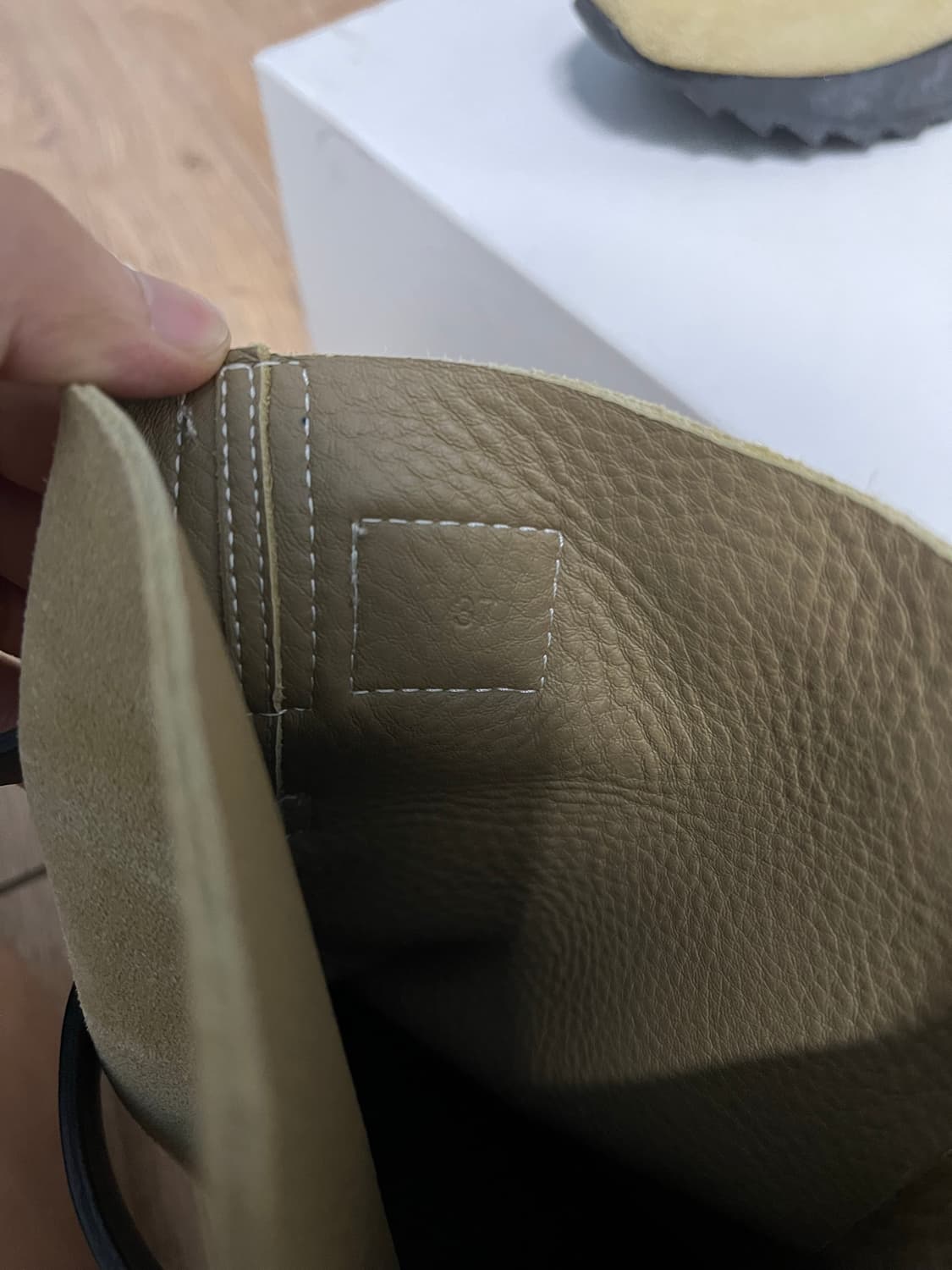 로에베 스웨이드 버클 부츠 상품이미지8
