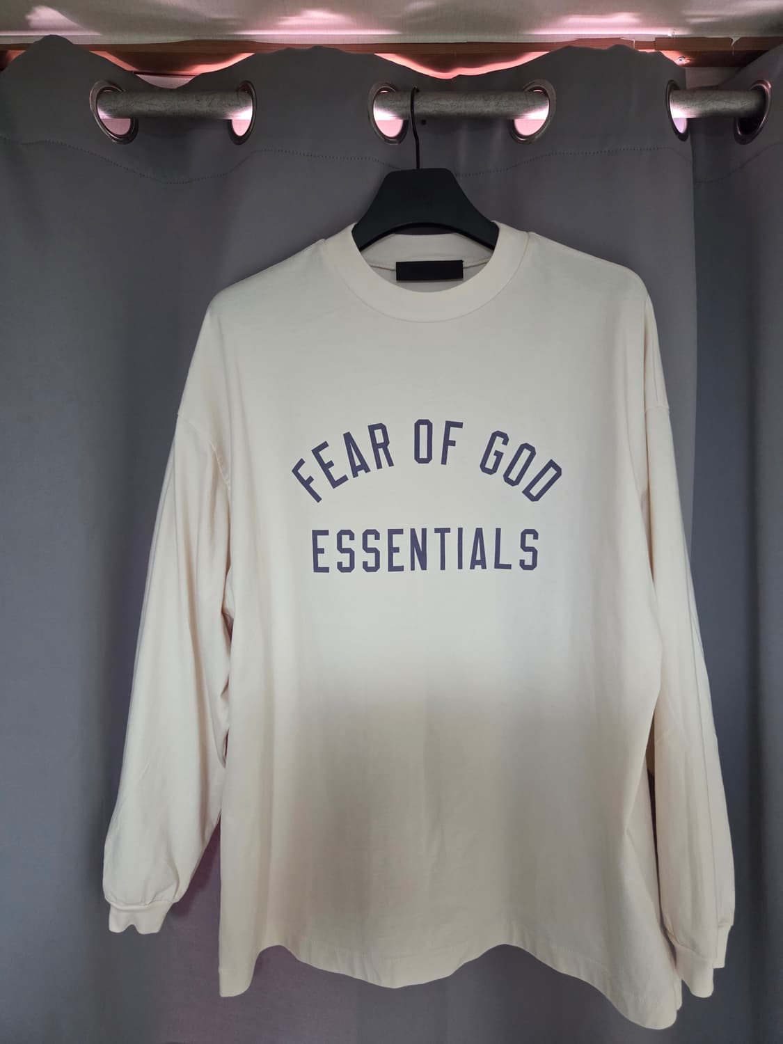 에센셜 저지 롱 슬리브 티셔츠 s사이즈 팝니다 쉘 블랙 올리브 상품이미지2