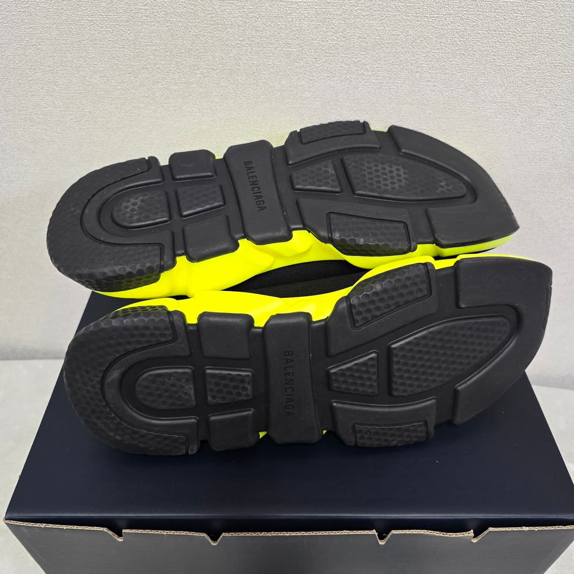 발렌시아가 스피드러너 스니커즈 신발 42사이즈 270 275 형광 판매 상품이미지7
