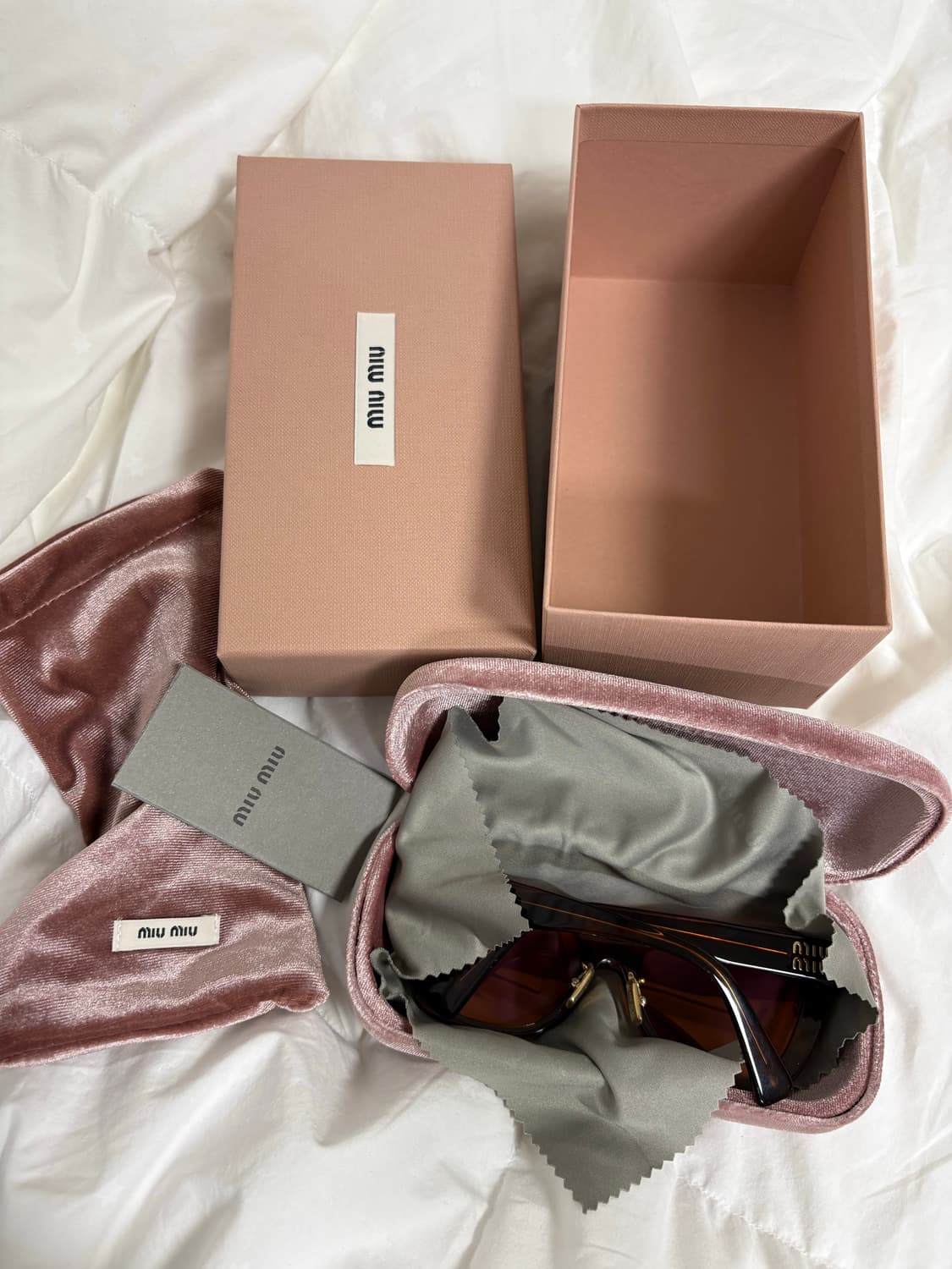 미우미우 선글라스 OMU 02ZS11Q50D 면세점 구매 상품이미지1