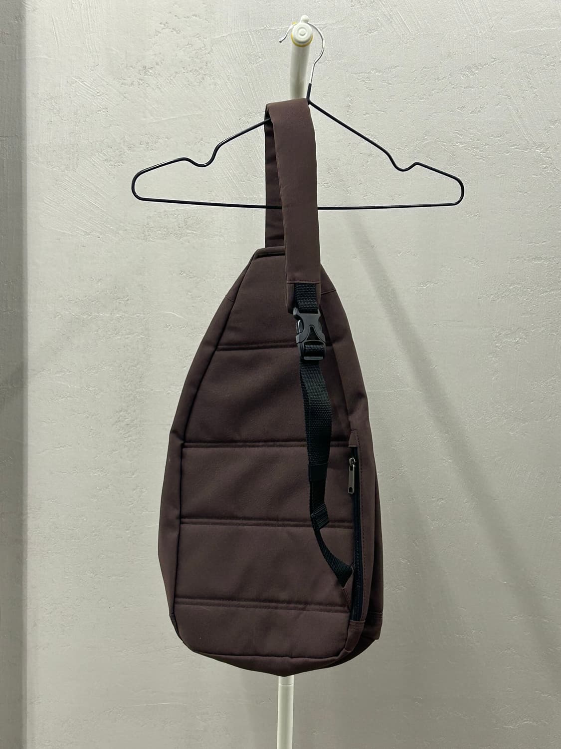 칼하트(Carharre) 버건디 슬링백 가방 상품이미지3