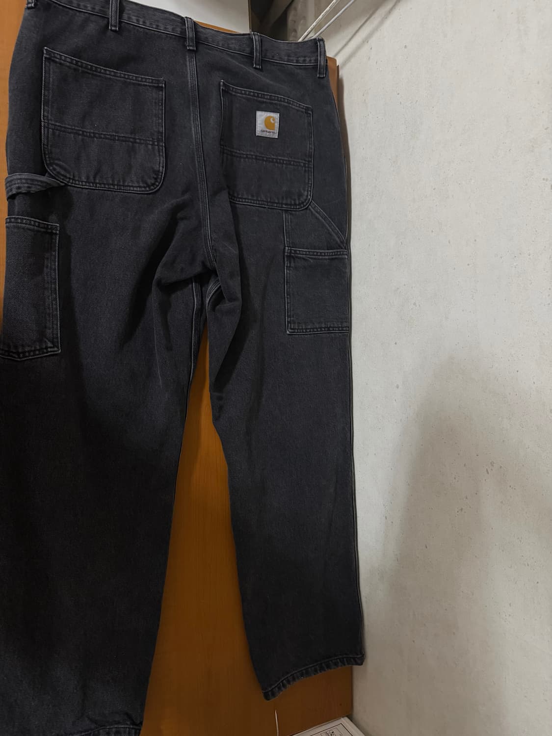 칼하트WIP 싱글 니 팬츠 스미스 블랙 스톤 워시드 상품이미지2