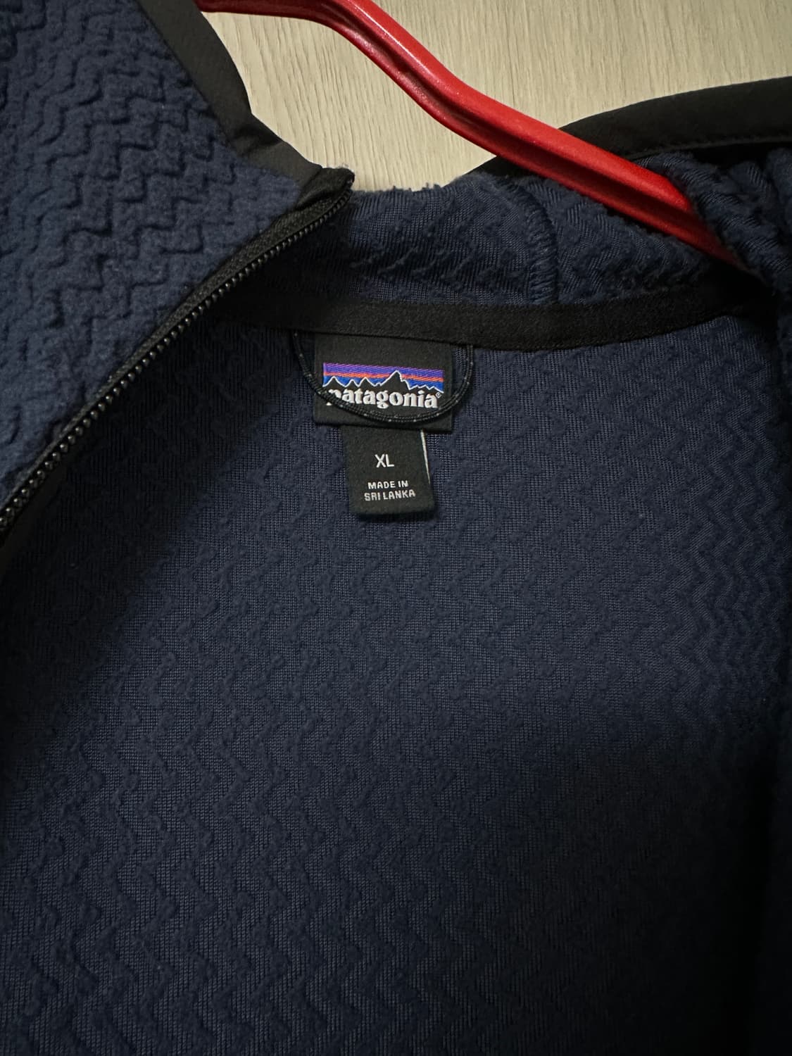 파타고니아 R1 에어 풀집업 후디 네이비 색상  상품이미지4