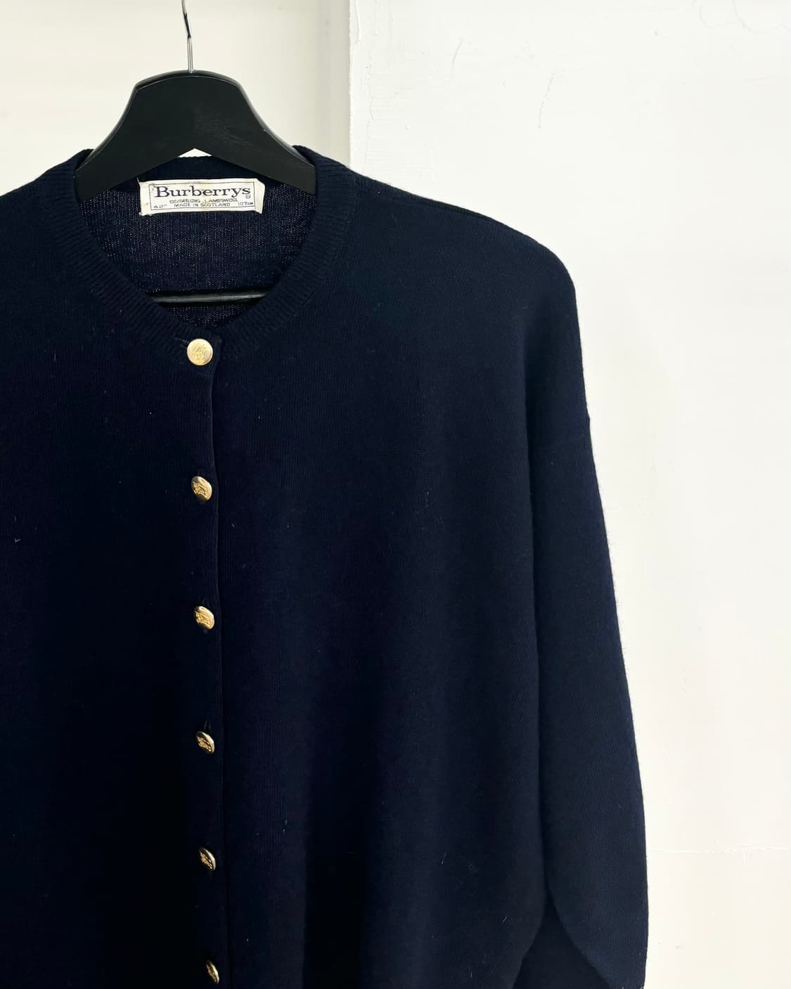 버버리 램스울 네이비 금장 가디건 상품이미지4