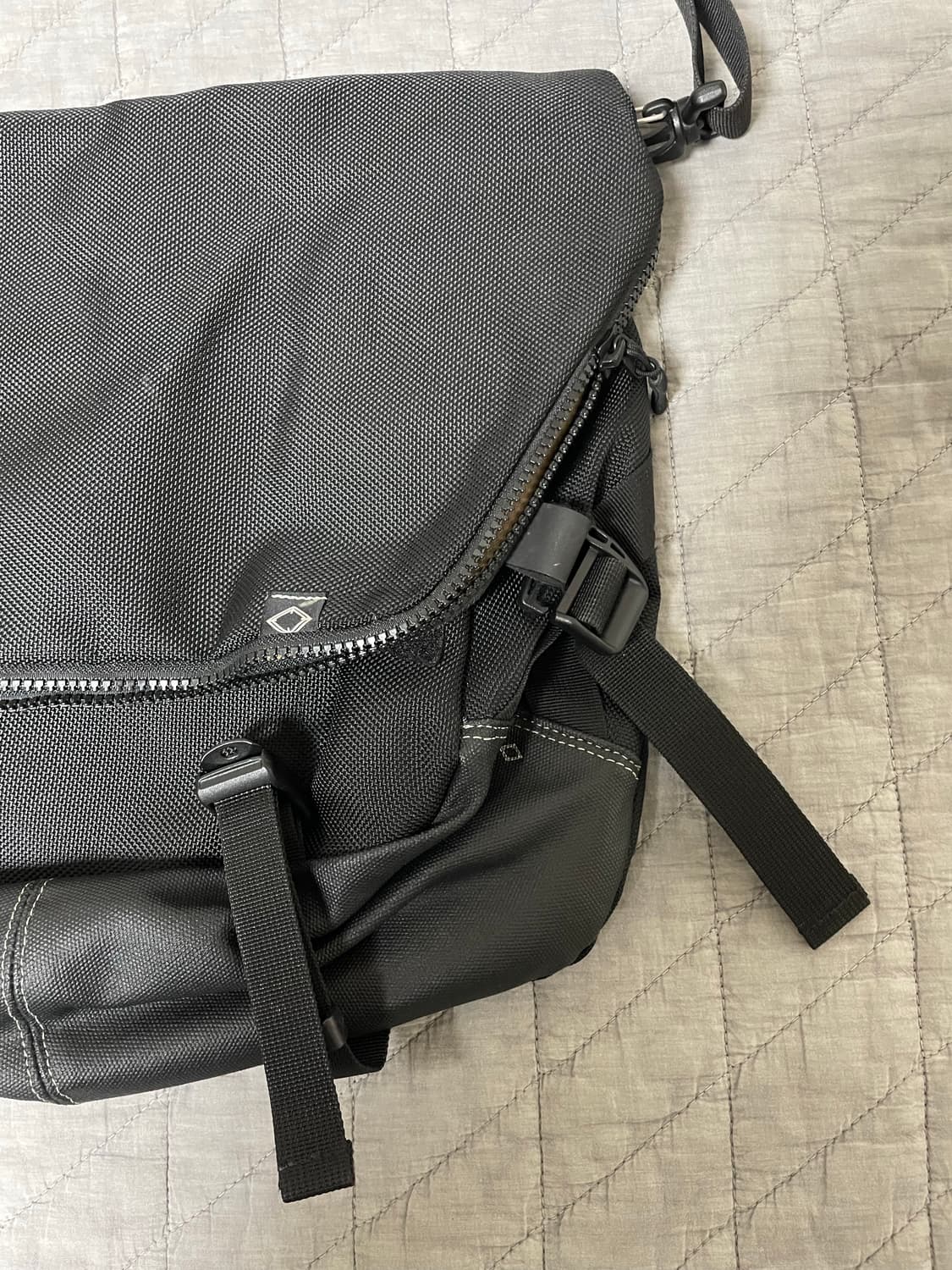 [공용] 브라운브레스 STRIVE MESSENGER BAG 크로스백 가방 상품이미지3