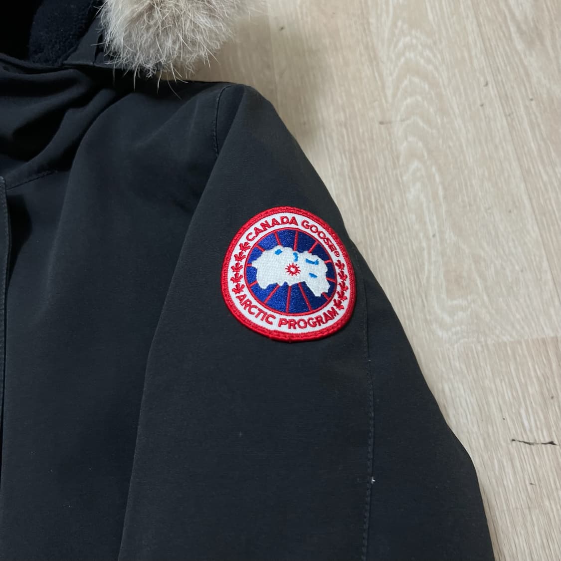 캐나다구스 로고 와펜 퍼후드 롱패딩 파카 S/90 상품이미지3