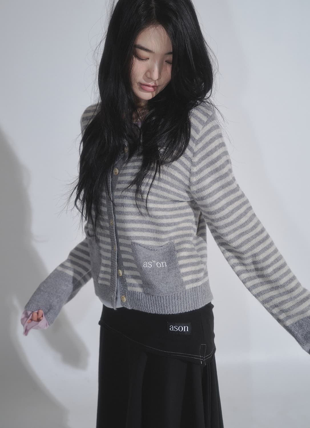 애즈온 넛 포켓 가디건 스트라이 그레이 상품이미지1