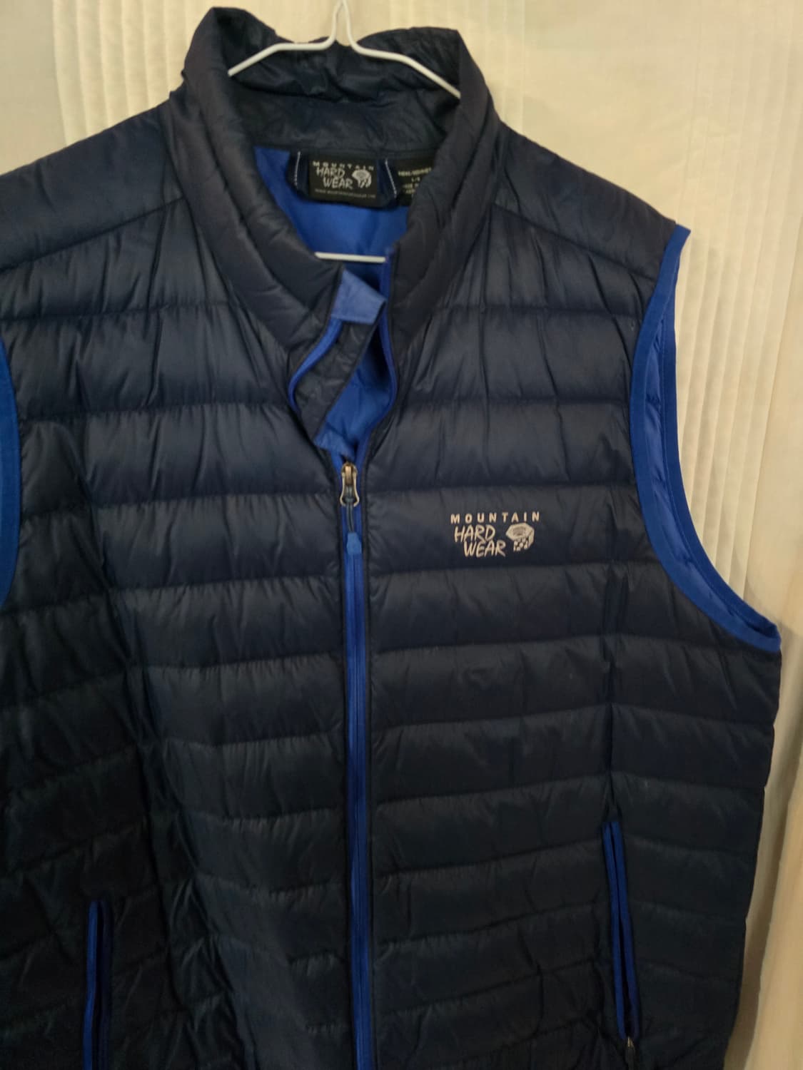 마운틴하드웨어 경량패딩 조끼 상품이미지1
