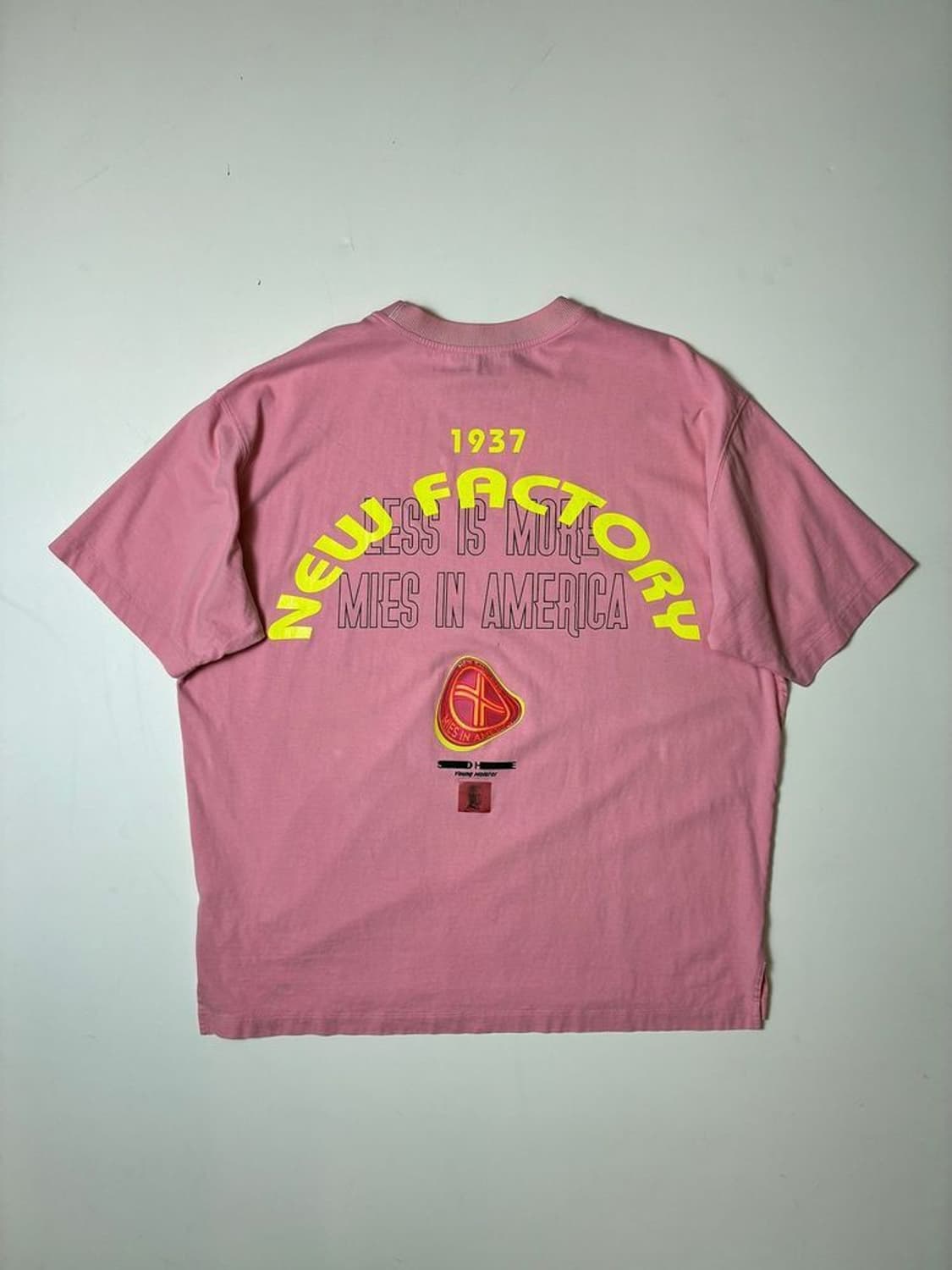 솔리드옴므 20FW 오버핏 핑크 그래픽 반팔 티셔츠 PN9580 상품이미지1