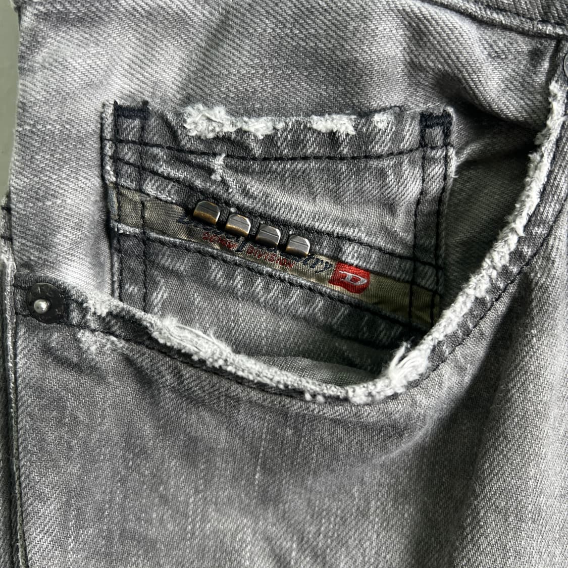 diesel 디젤 사파도 그레이 워싱 데님 팬츠 32 상품이미지6