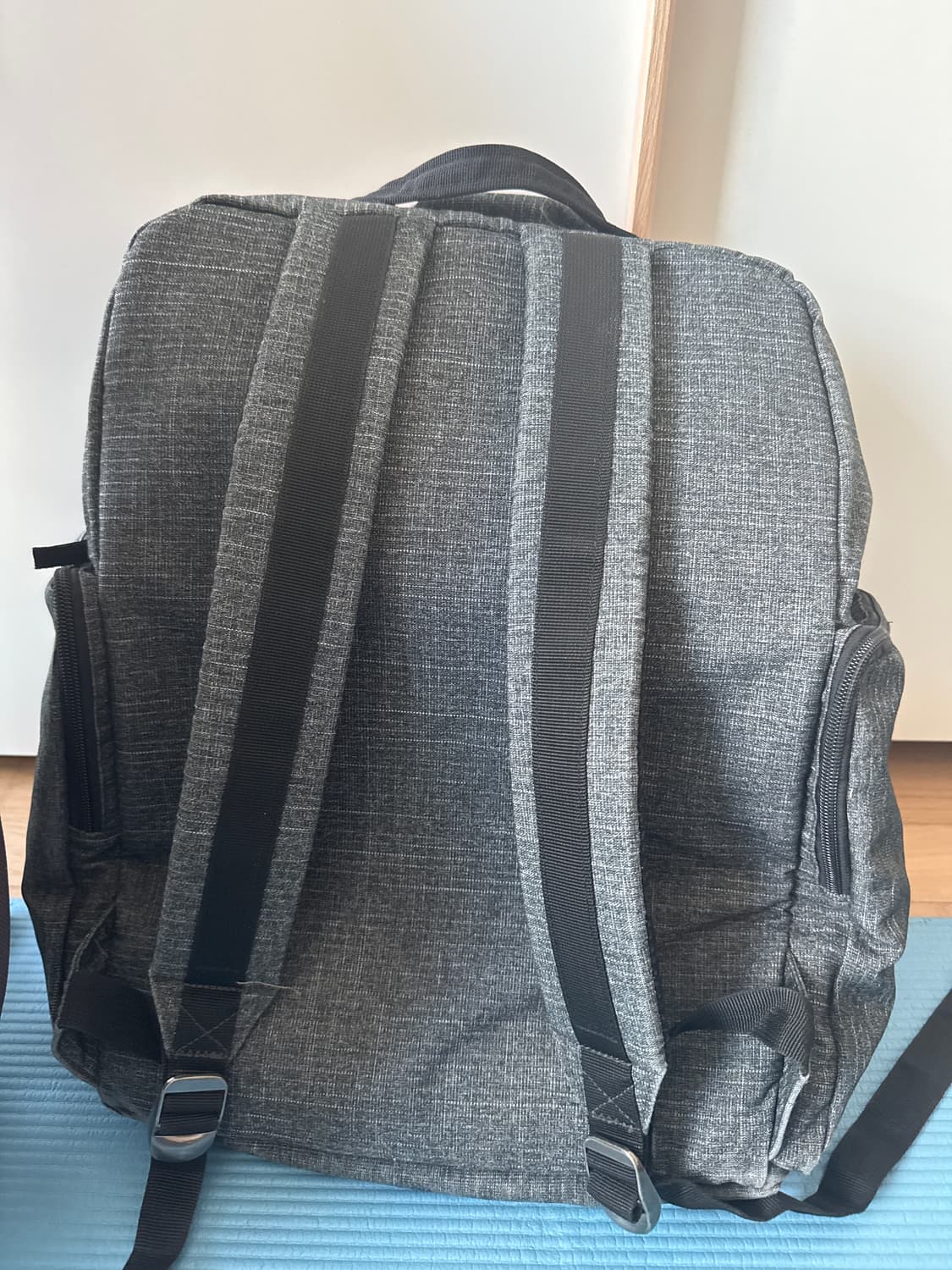 이스트팩 백팩 상품이미지2