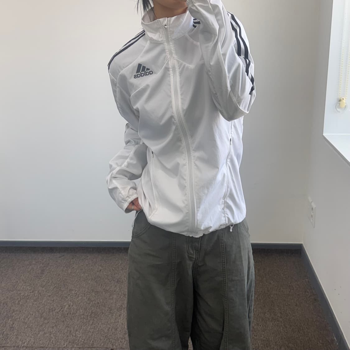 Adidas 아디다스 삼각로고 화이트 바람막이 상품이미지2