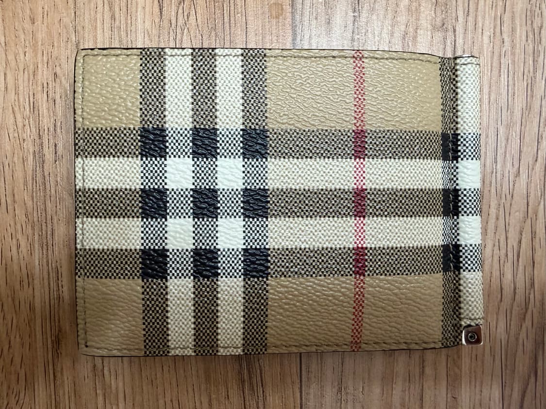 버버리 머니클립 상태좋은 중고 판매합니다 상품이미지3