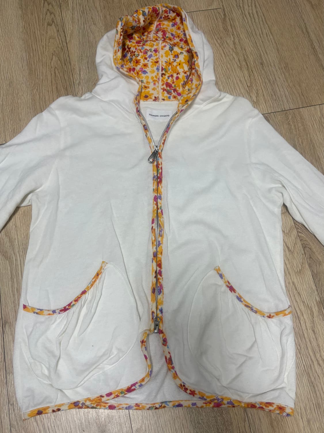 츠모리치사토 후드집업 상품이미지1