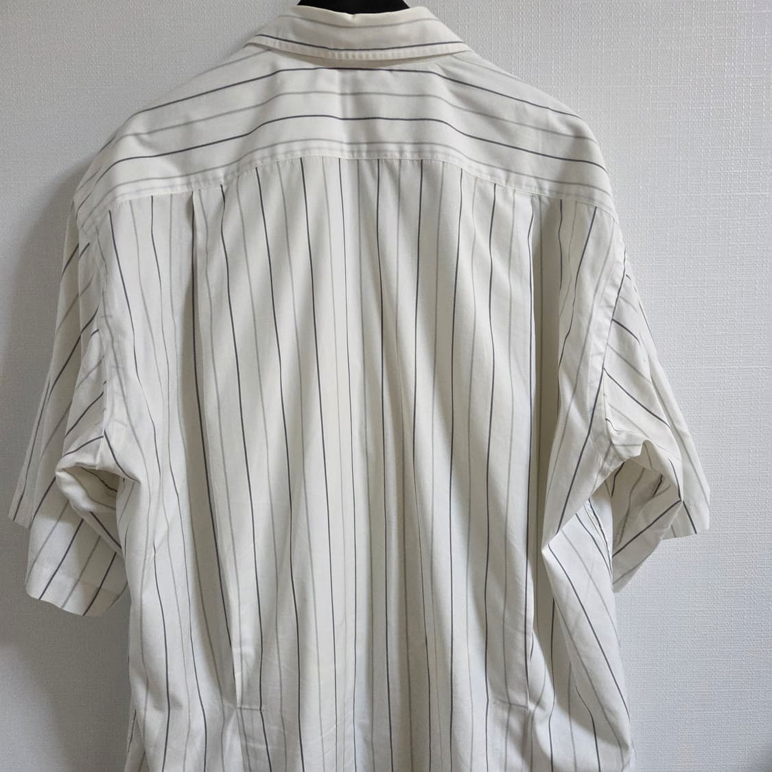 이세이미야케 ISSEY MIYAKE 오버핏 스트라이프 셔츠 판매합니다. 상품이미지3