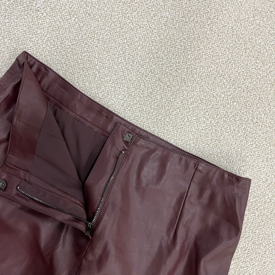 77 셀렙샵 레더 미드 스커트 치마 0219M 상품이미지2