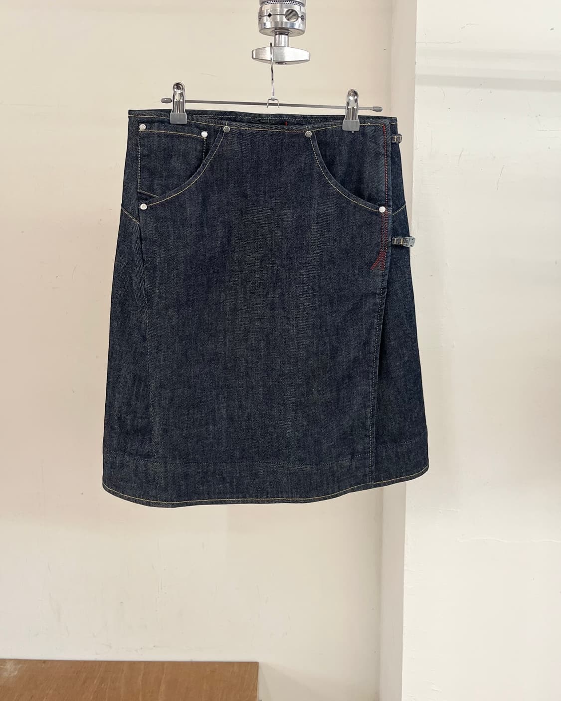 리바이스 블루 엔지니어드 데님 스커트 상품이미지1