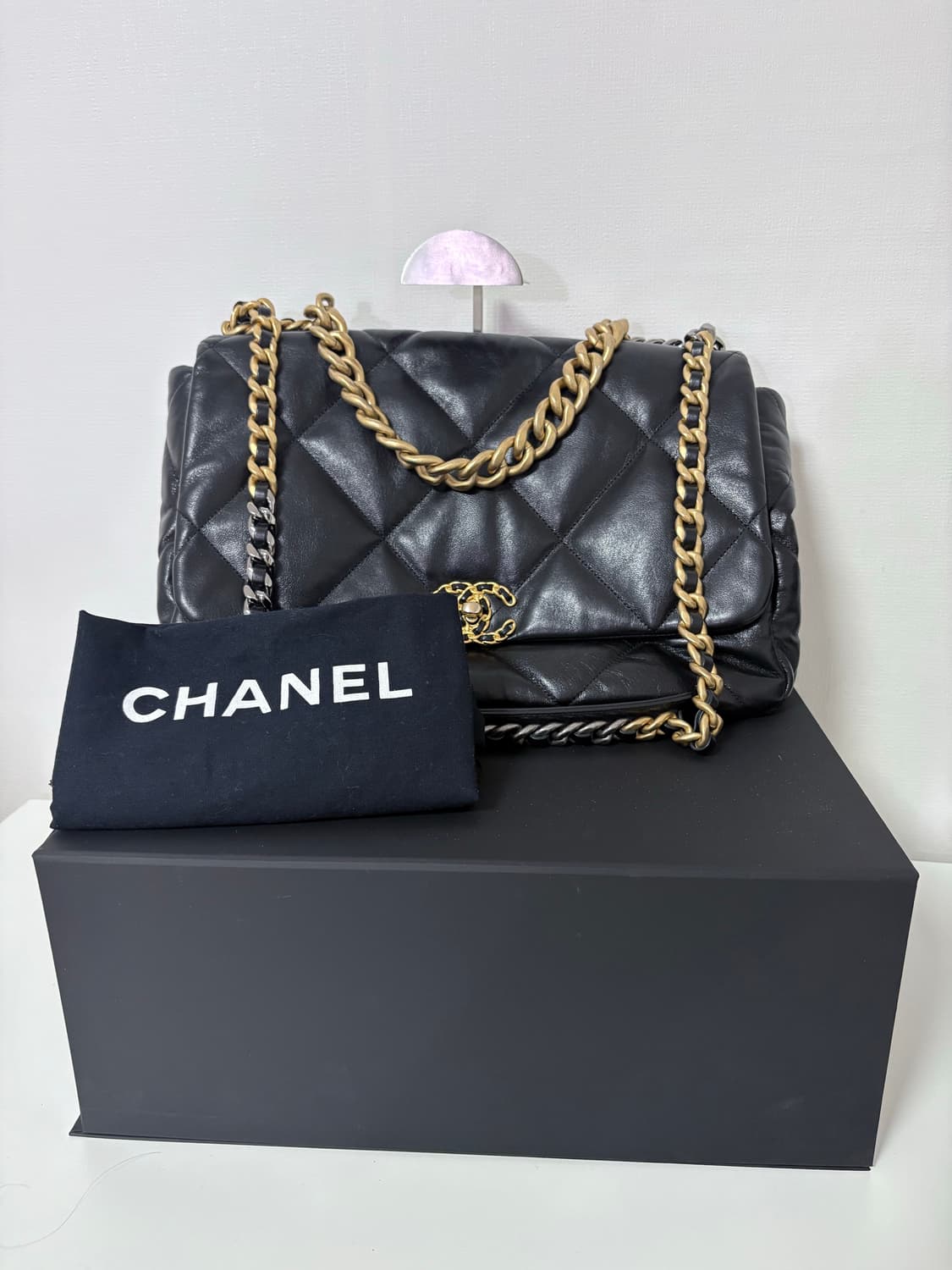 샤넬 19백 라지 블랙 상품이미지9