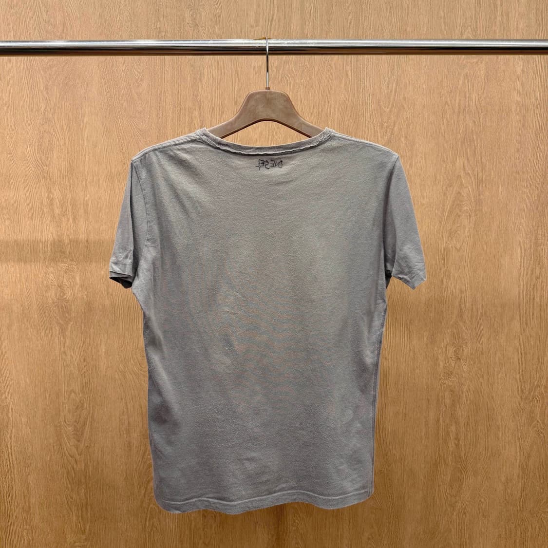 디젤 워싱 그래픽 반팔 티셔츠 레터링 프린팅 디테일 그레이 상품이미지3