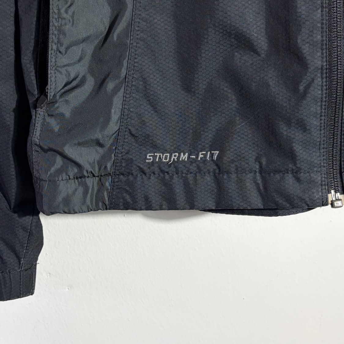 나이키 블랙 레드 로고 바람막이 자켓 상품이미지4