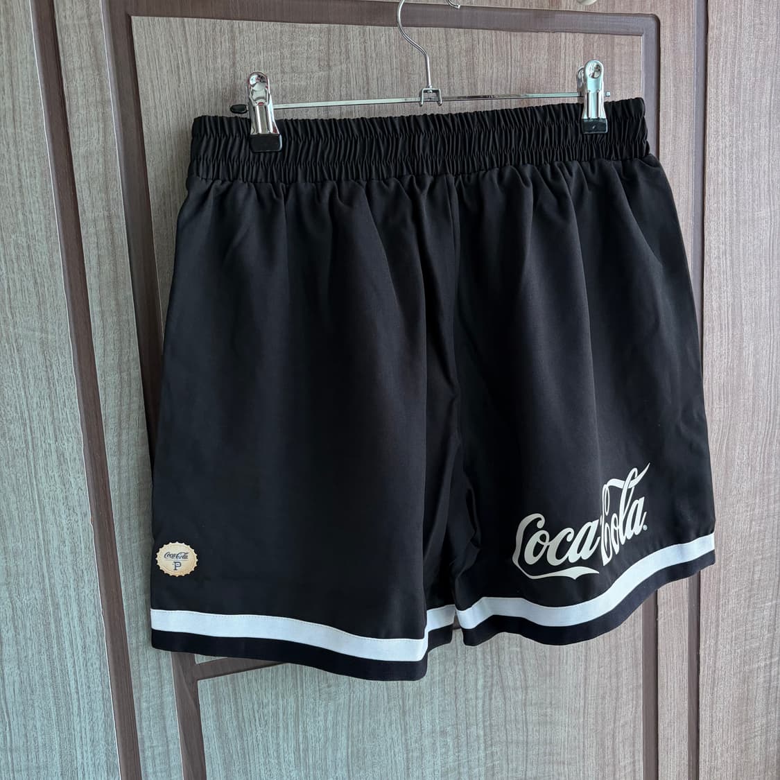 새상품(M)오버더피치x코카콜라 쇼츠 반바지 블랙 상품이미지2
