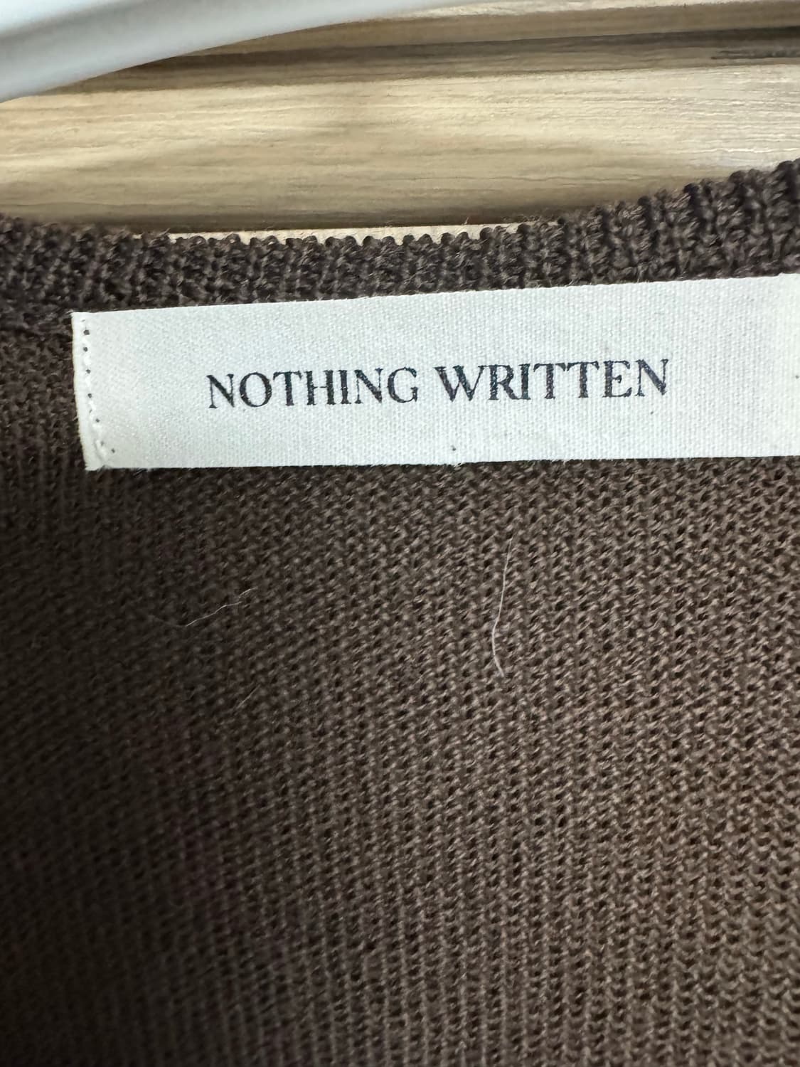 낫띵리튼 Charlotte v-neck pullover brown 상품이미지2