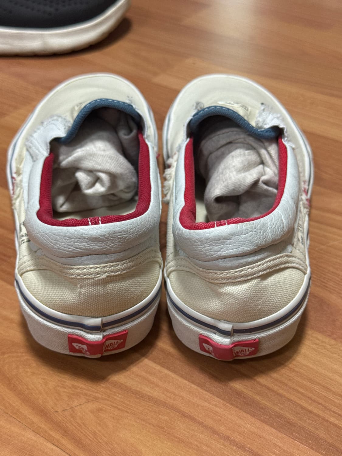 반스 인사이드 아웃 팩 슬립온 판매합니다. 상품이미지3