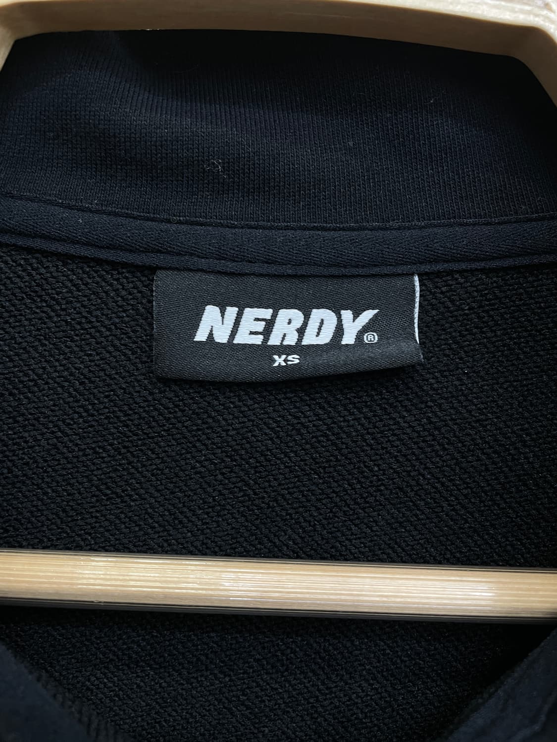 널디 NERDY 하트 로고 크롭 반집업 맨투맨  상품이미지7