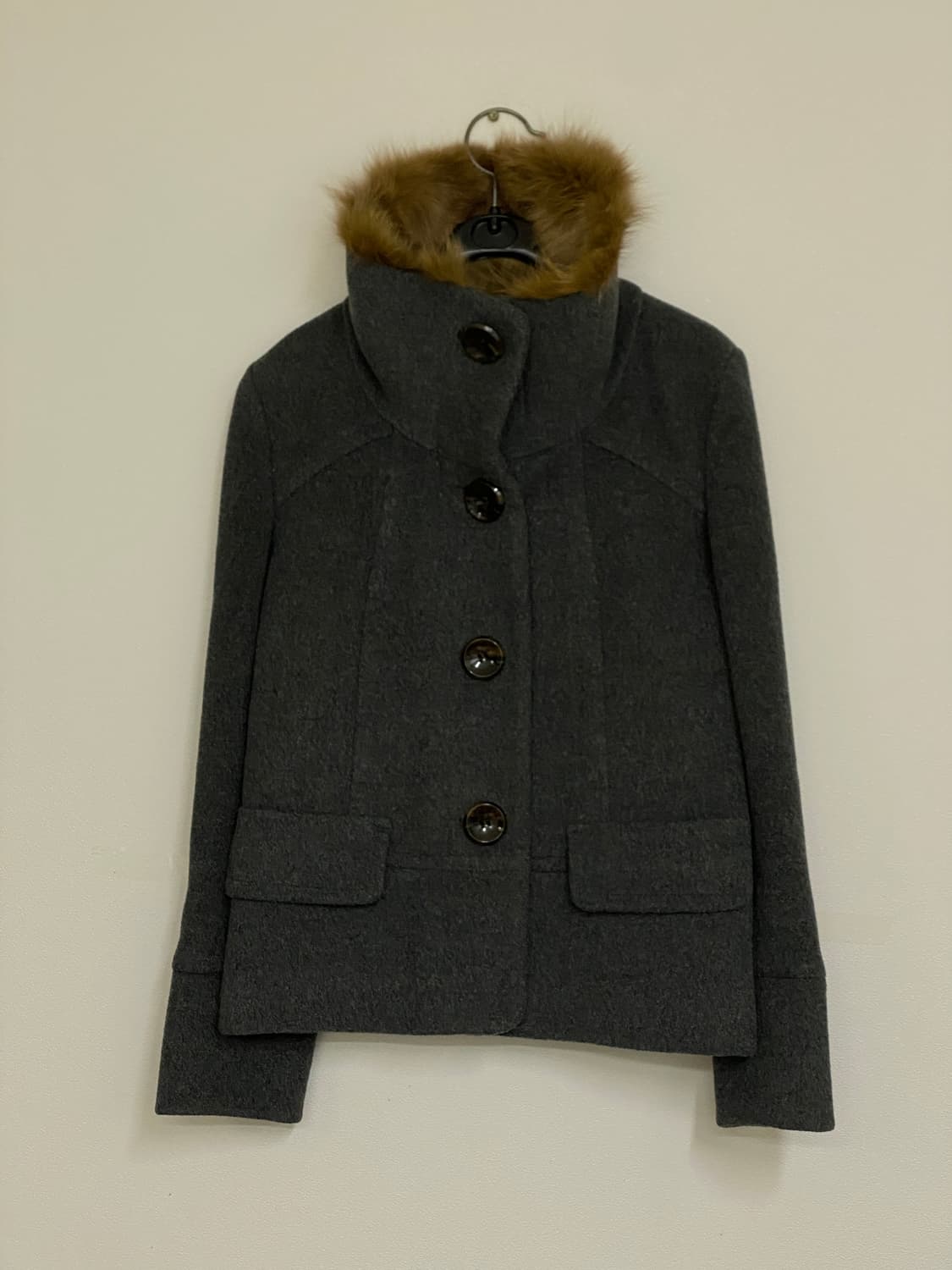 [새상품급] [Sisley] 시슬리 여성 퍼 숏코트 42사이즈 상품이미지1