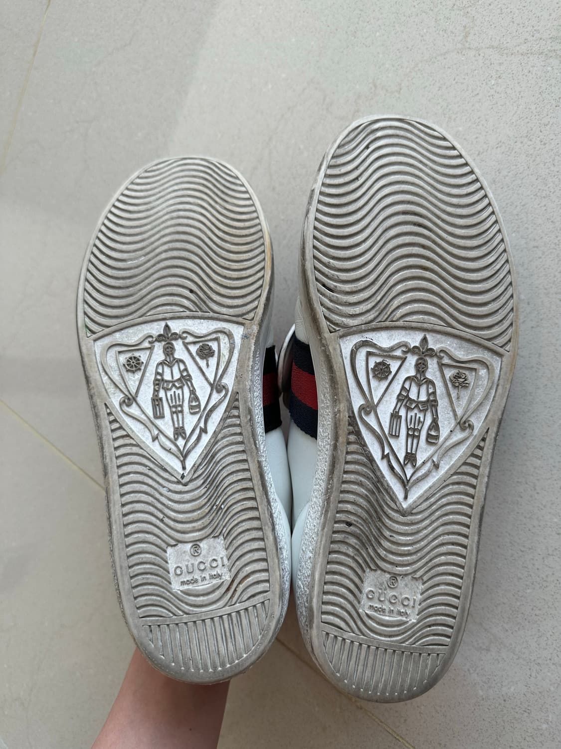 GUCCI 구찌 레더 스니커즈 (패치 탈착 가능) 운동화 단화 로퍼 플랫 상품이미지5