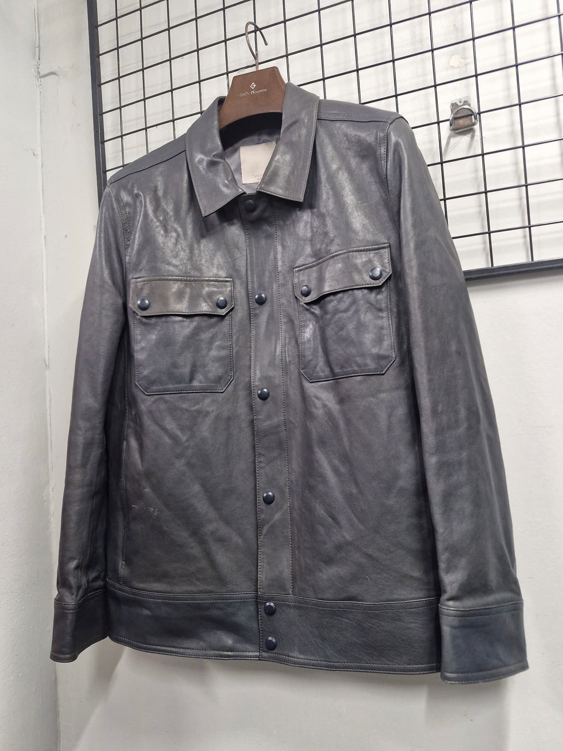 105XL 셀럽샵 에디션 양가죽 자켓 그레이. 상품이미지3