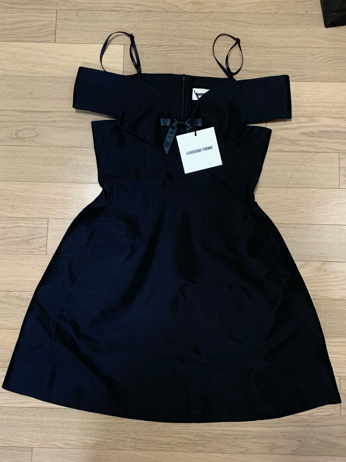 -주말 할인- (택달린 새제품) 슈슈통 미니 커브드 드레스 상품이미지3