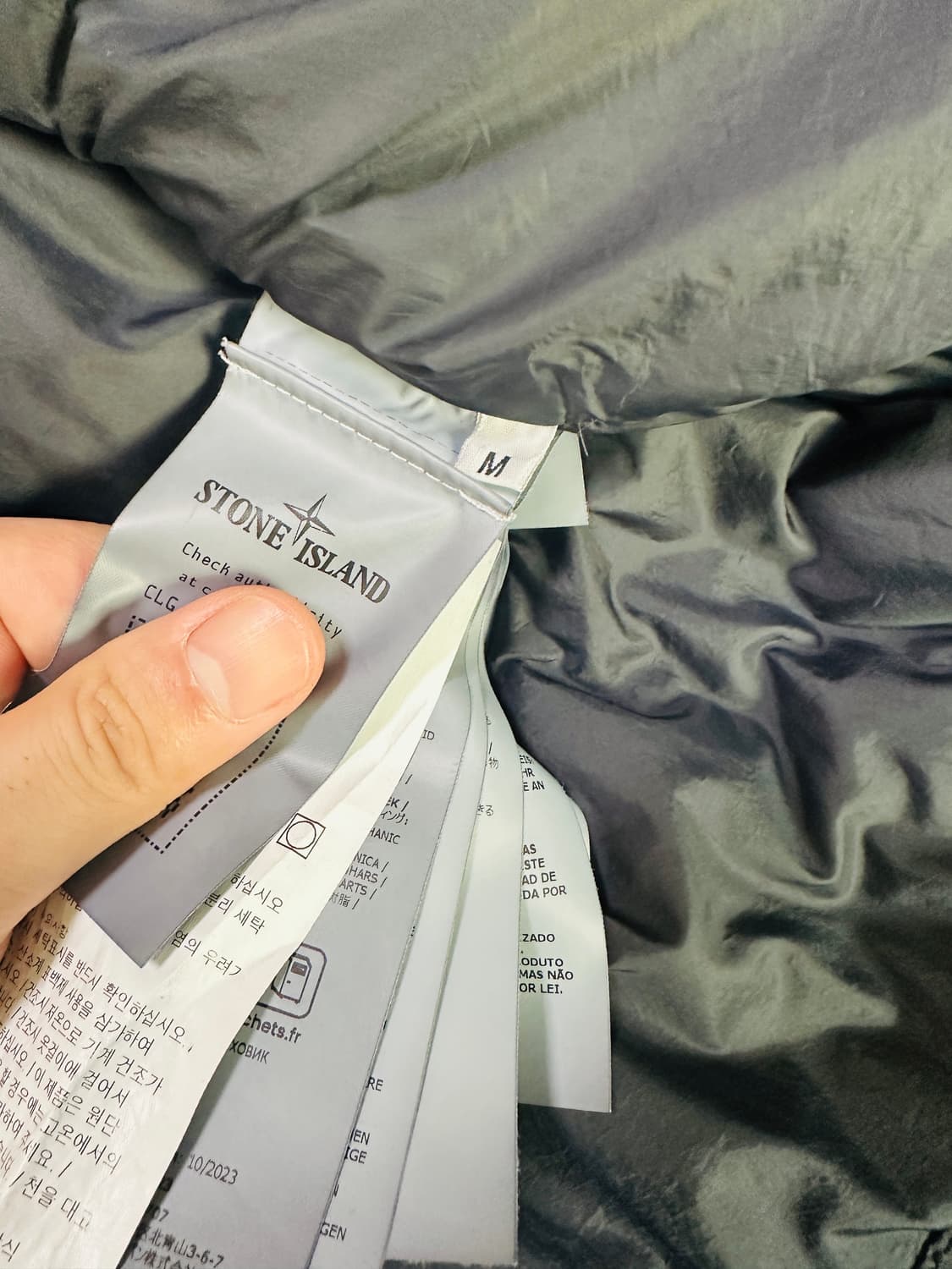 [M] 스톤 아일랜드 24FW 가먼트 다이드 크링클랩스 다운 자켓 블랙 상품이미지6