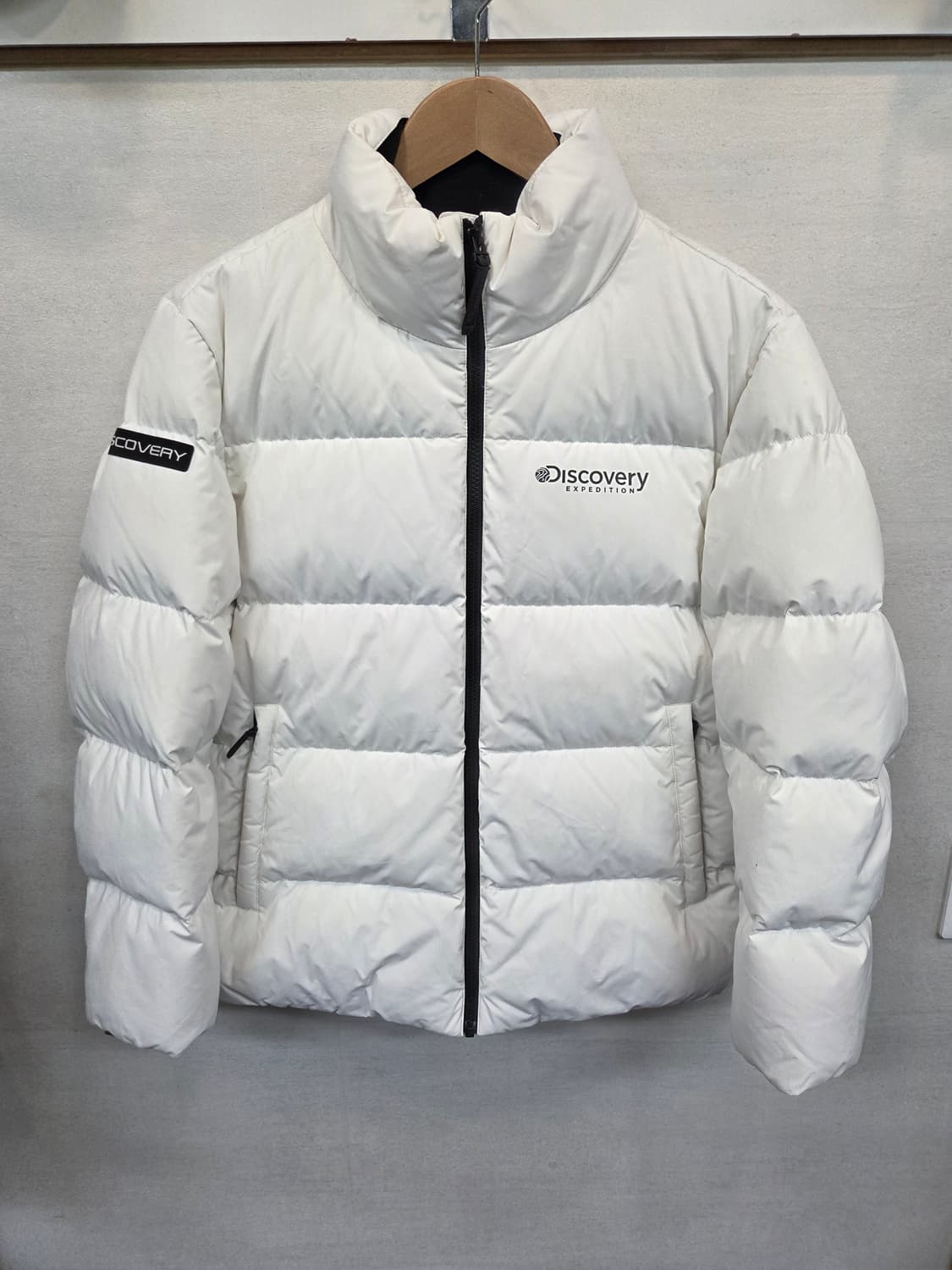 디스커버리 빅로고 찰튼 덕다운 숏패딩 95 상품이미지1