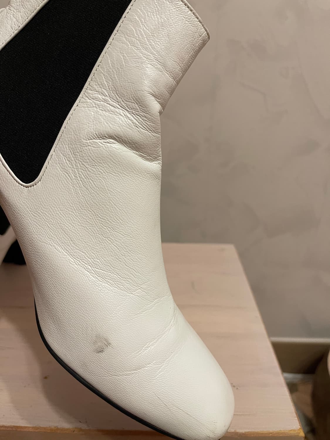 슈콤마보니 골드링 화이트 첼시부츠 380 (245) 상품이미지4