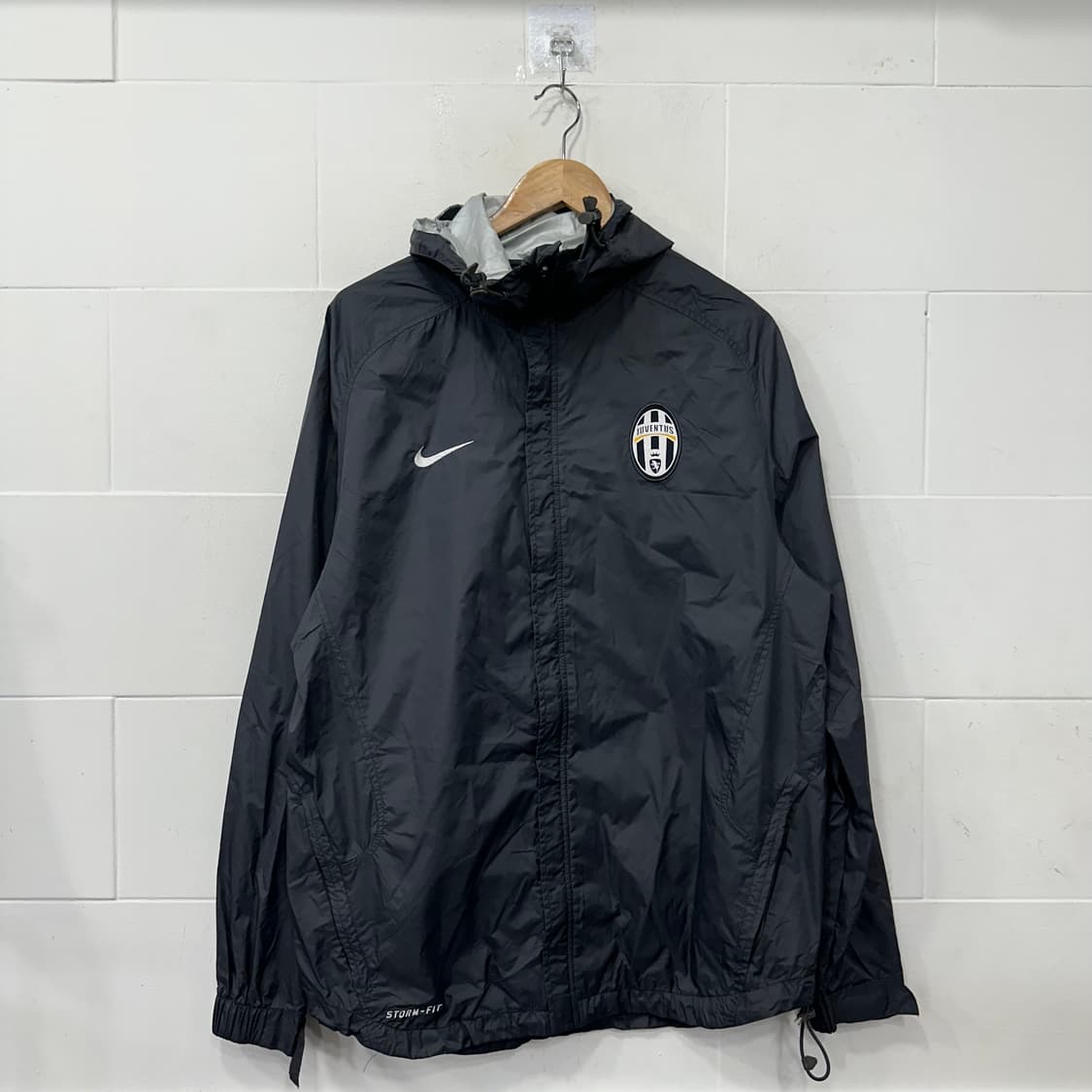 나이키 유벤투스 바람막이 상품이미지1