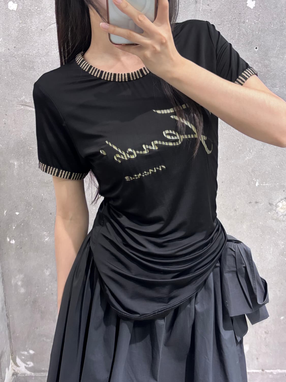 Fendi 펜디 블랙 레이온 로고 반팔  상품이미지1