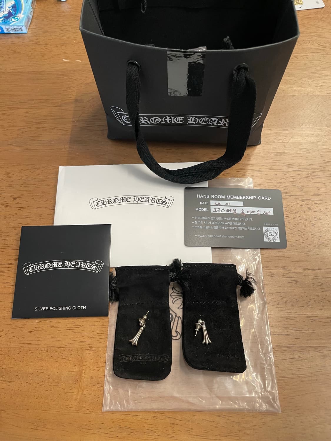 크롬하츠 크로스테일 훅 이어링 상품이미지2